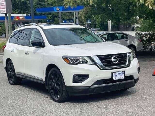 2017 NISSAN Pathfinder