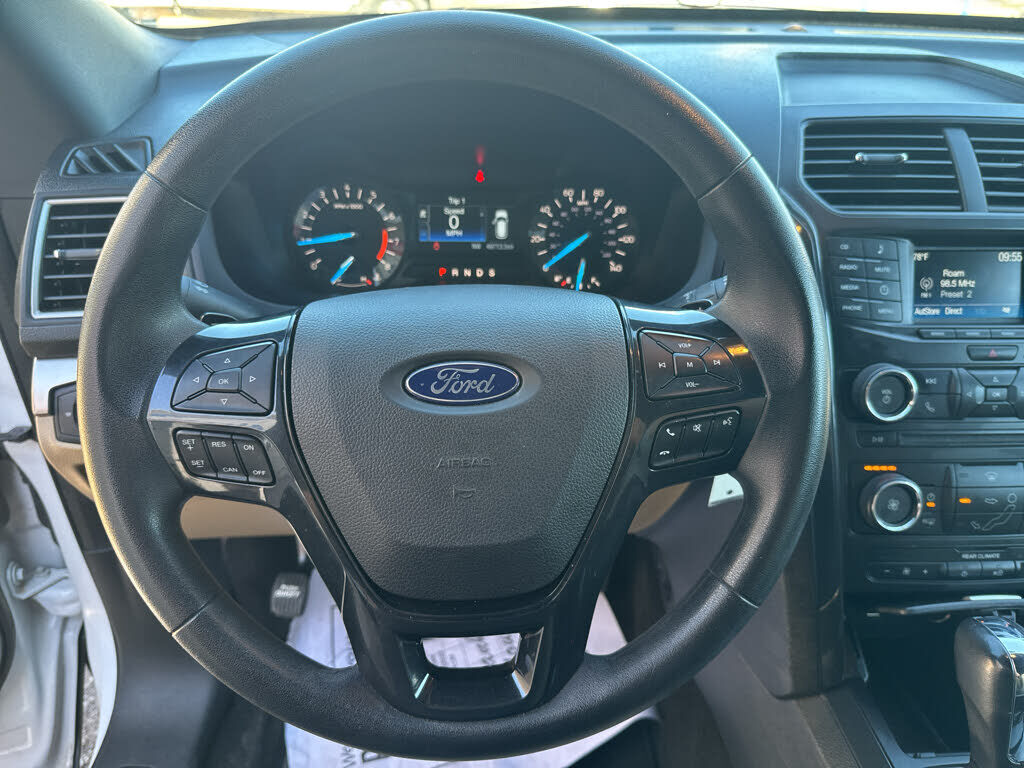 2017 FORD Explorer