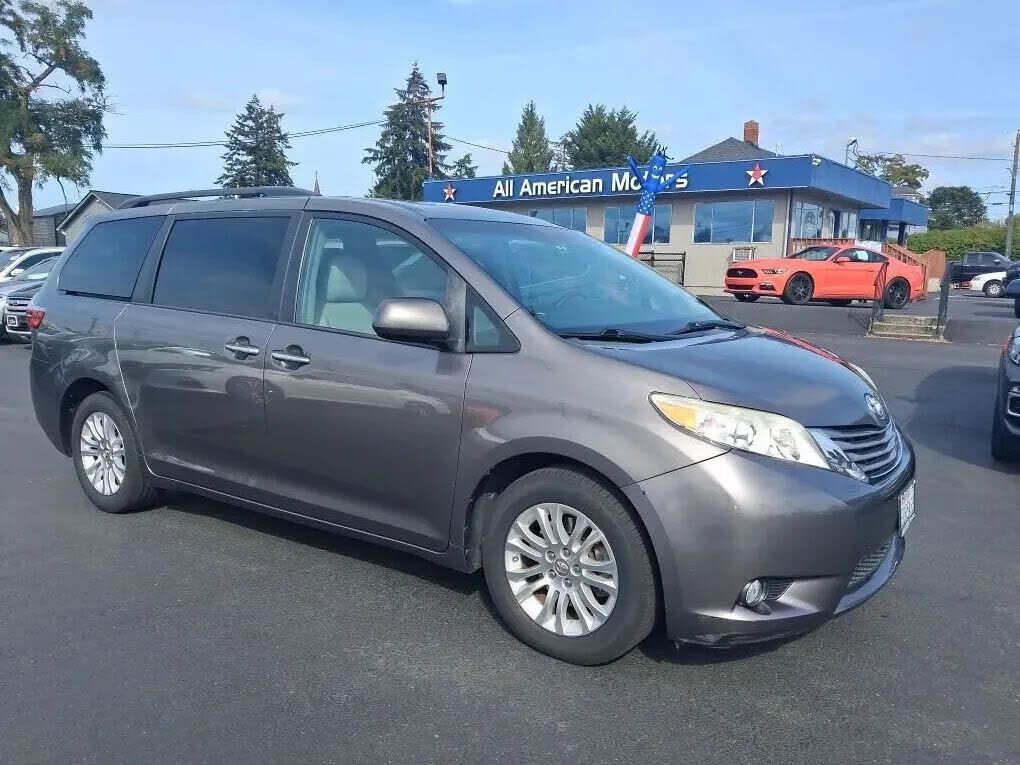 2016 TOYOTA Sienna