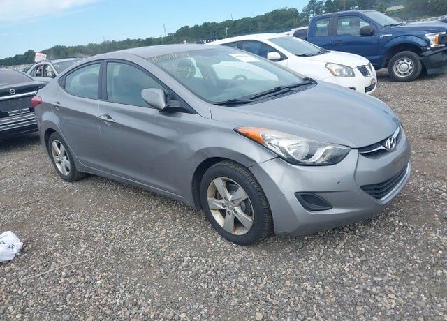 2011 HYUNDAI Elantra