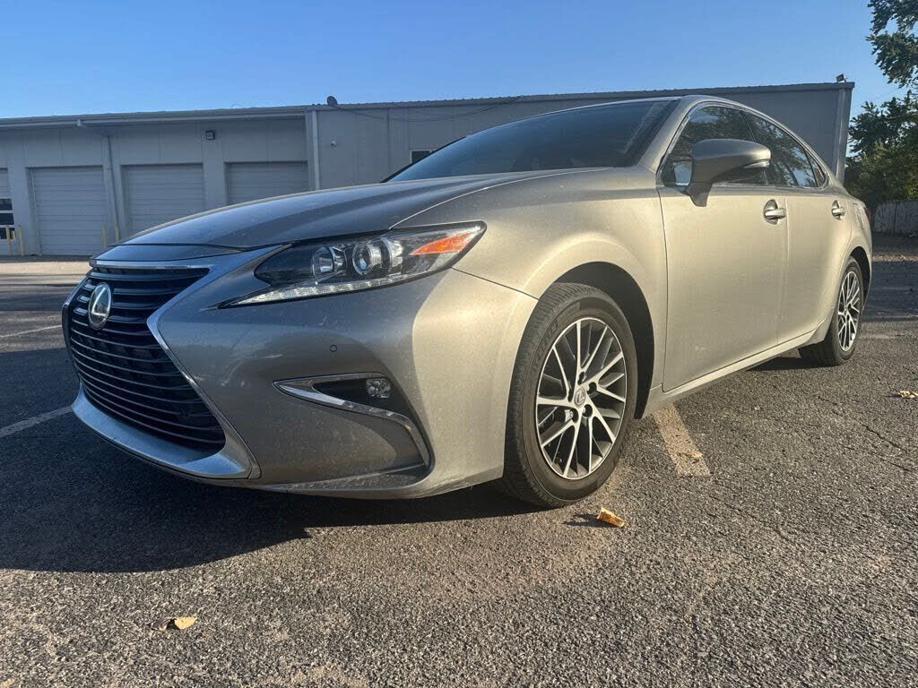 2016 Lexus ES