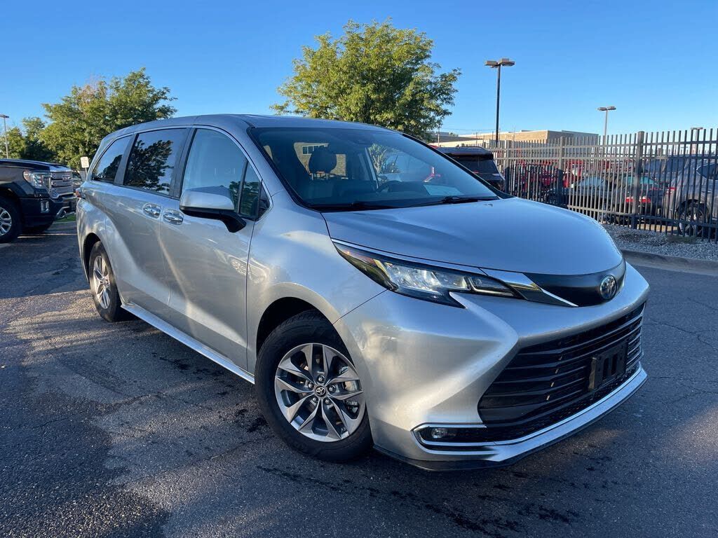 2022 TOYOTA Sienna