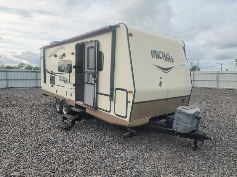 2016 FOREST RIVER Flagstaff Lite Weight Trailers