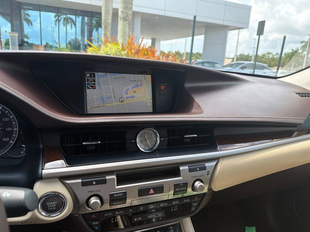 2017 Lexus ES