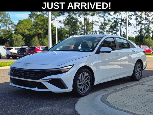 2024 HYUNDAI Elantra