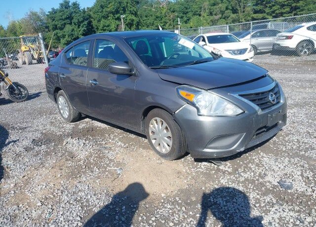 2016 NISSAN Versa