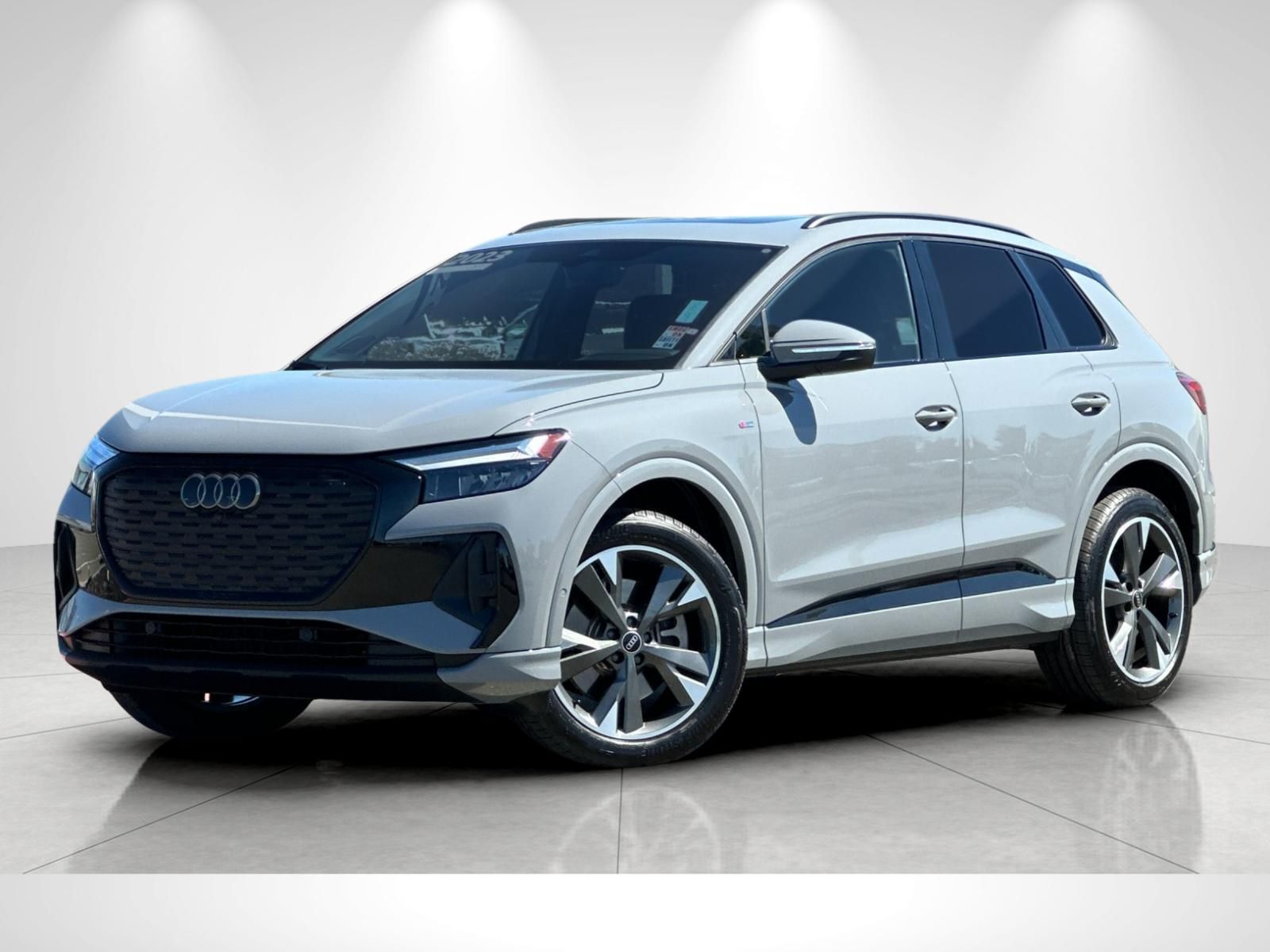 2023 AUDI Q4