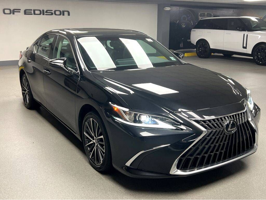 2024 LEXUS ES