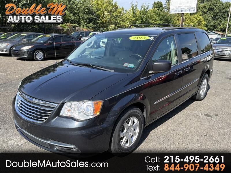 2013 CHRYSLER Town and Country