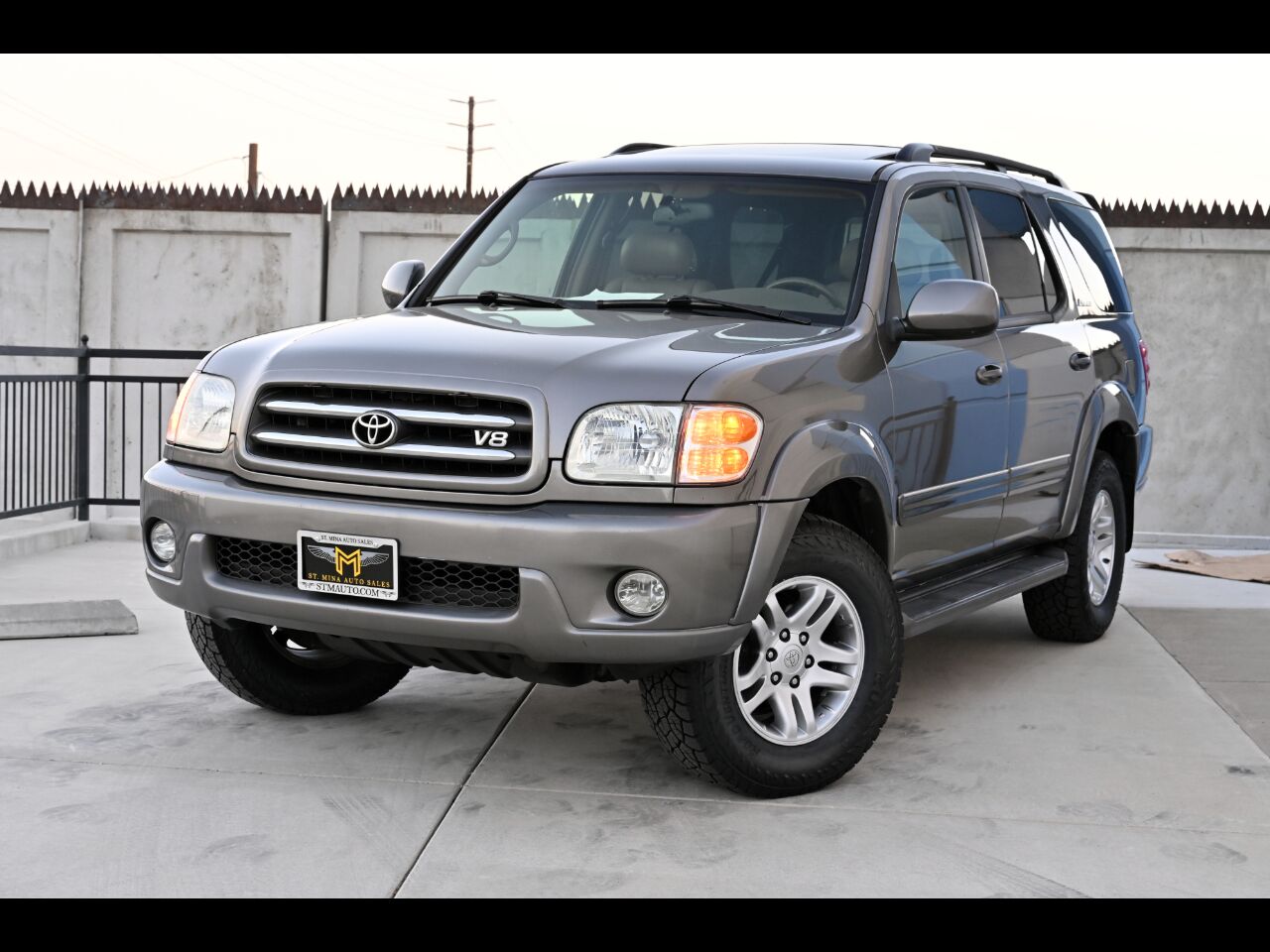 2004 TOYOTA Sequoia