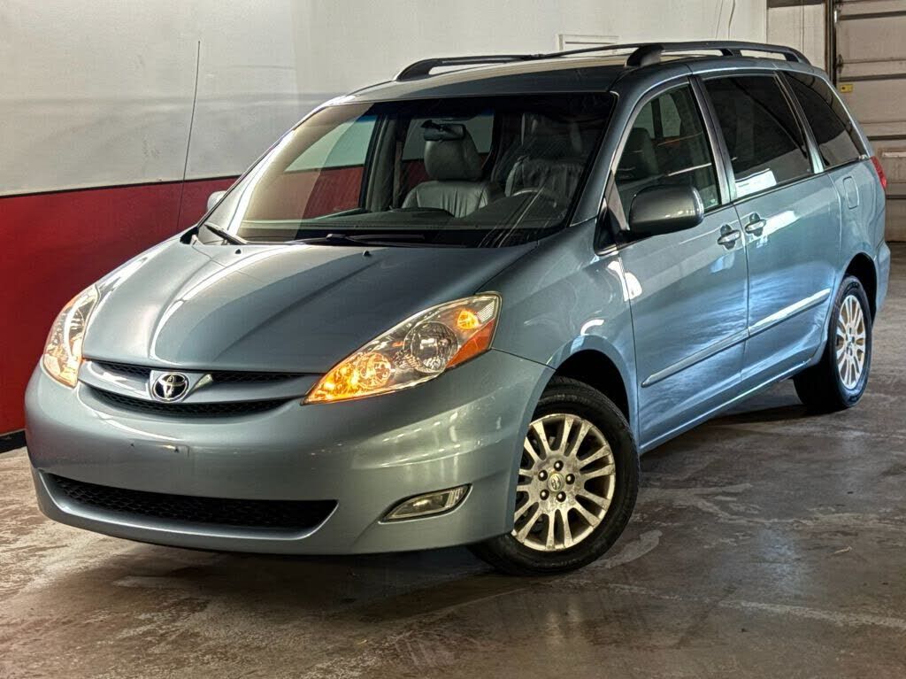 2009 TOYOTA Sienna