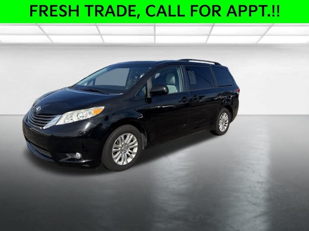 2011 TOYOTA Sienna