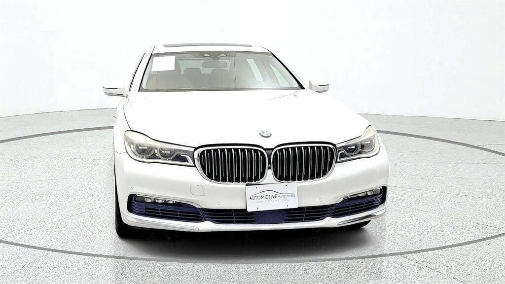 2016 BMW 750i
