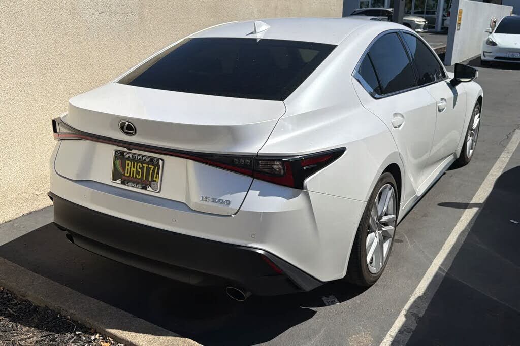 2021 Lexus IS