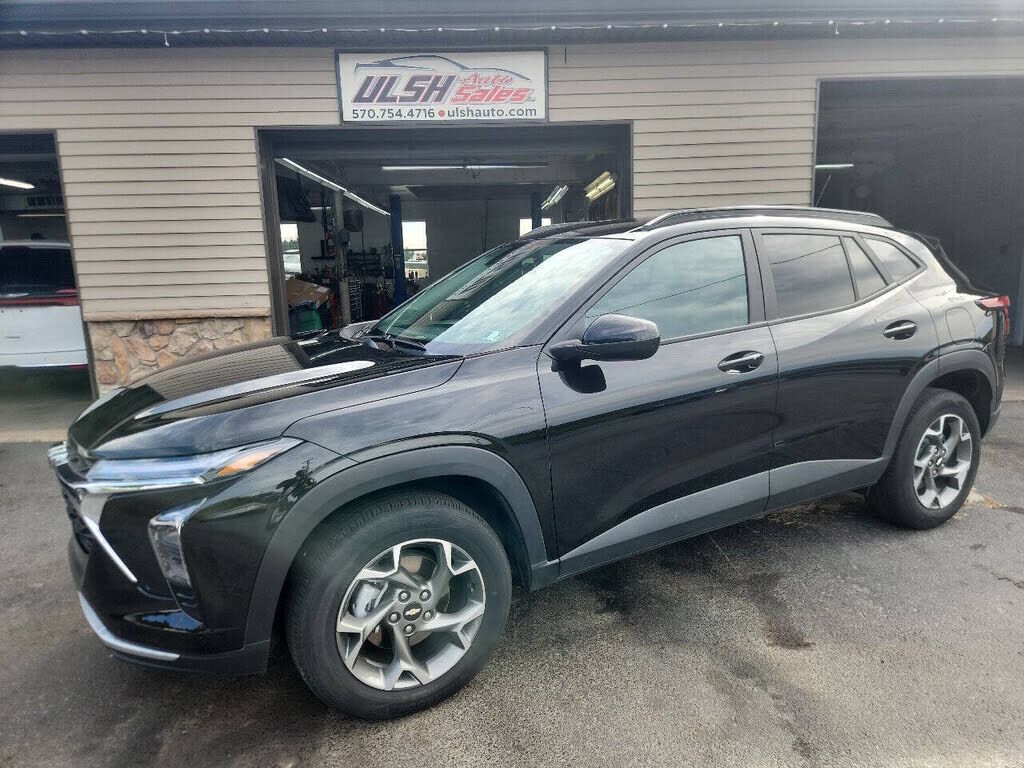 2025 CHEVROLET Trax