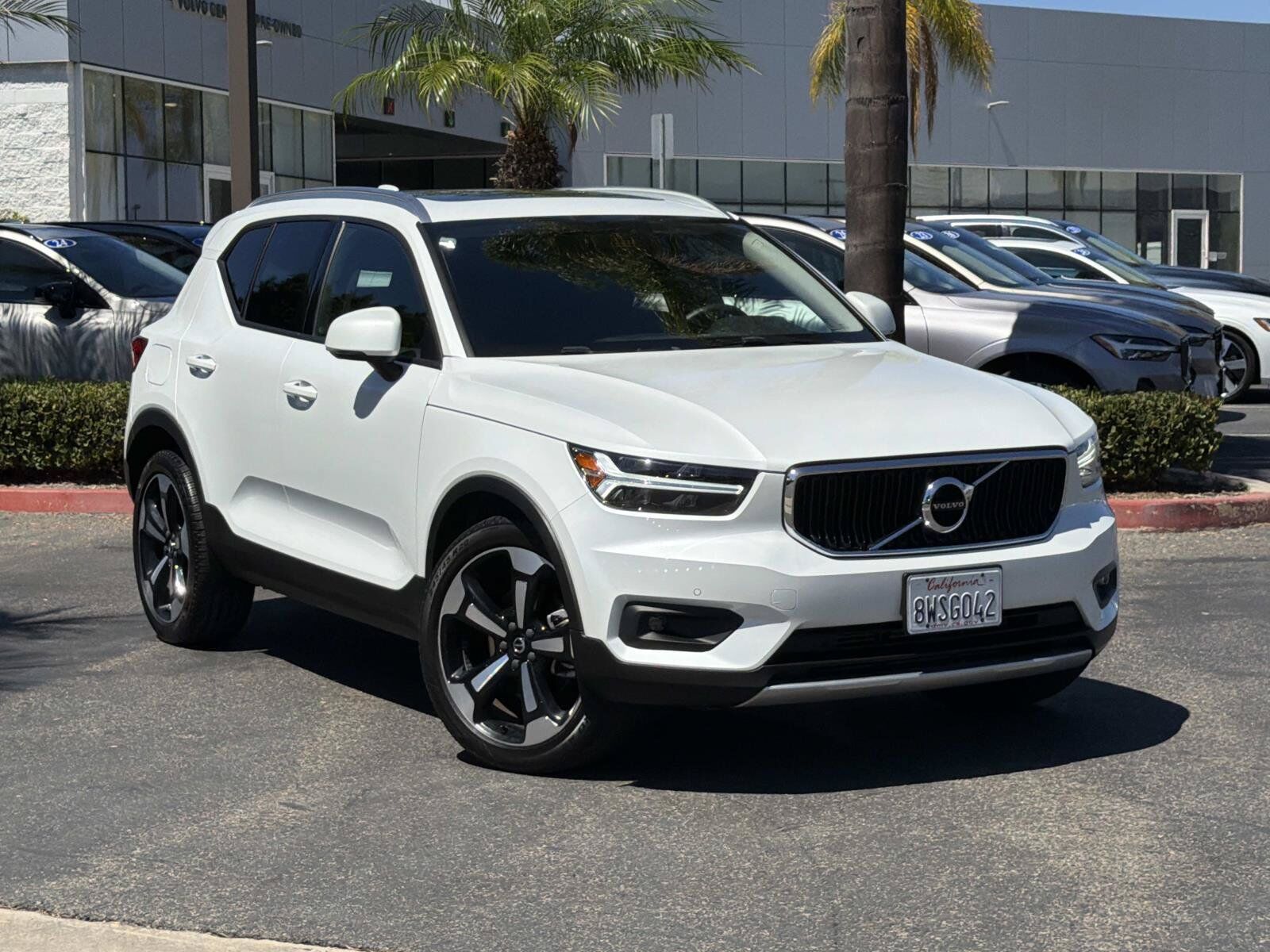 2021 VOLVO XC40
