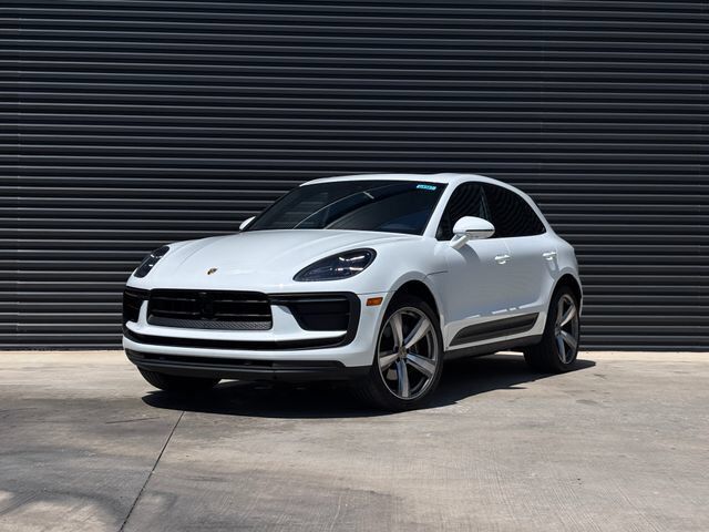 2024 PORSCHE Macan