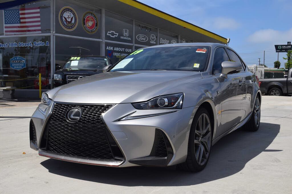 2019 LEXUS IS