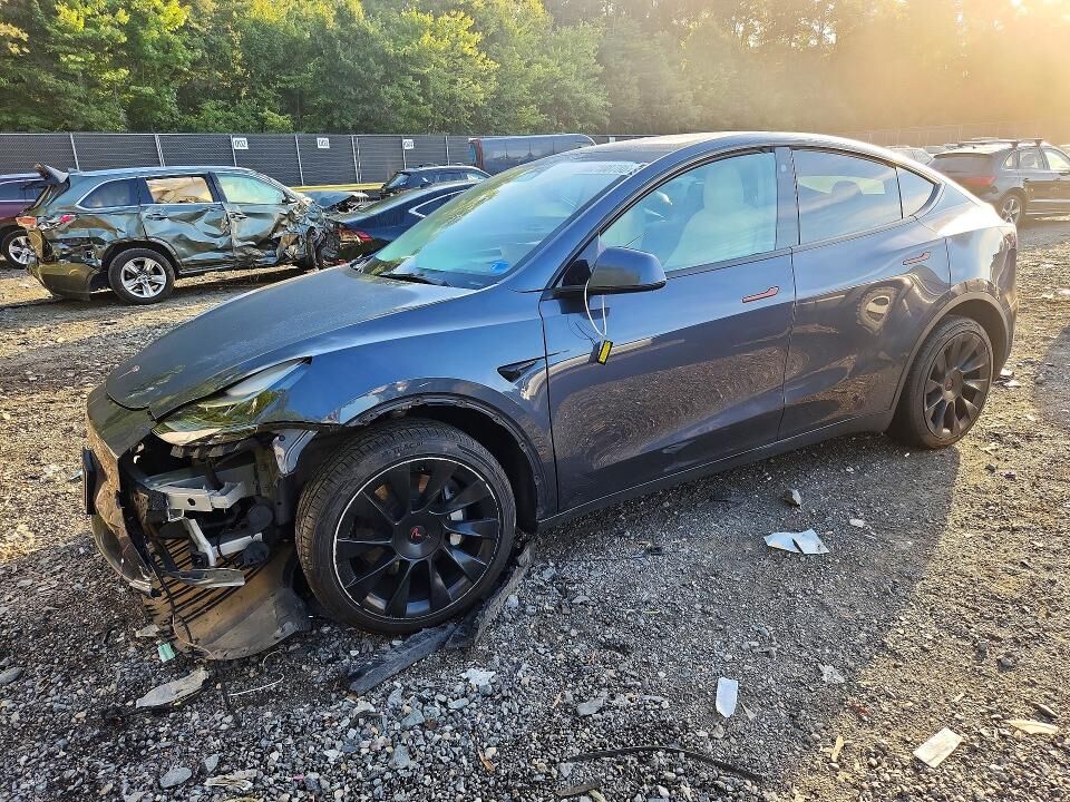 2022 TESLA Model Y