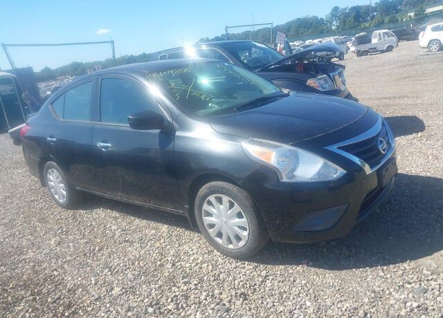 2016 NISSAN Versa