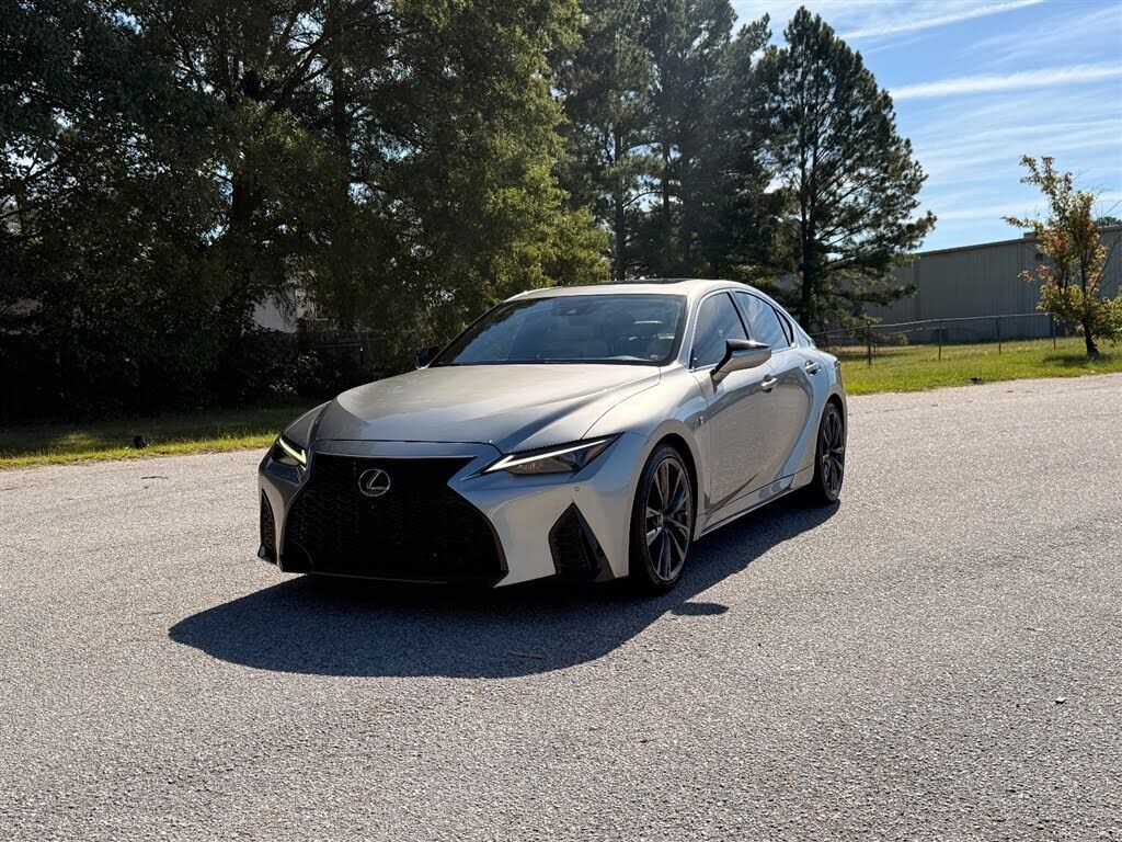 2022 Lexus IS