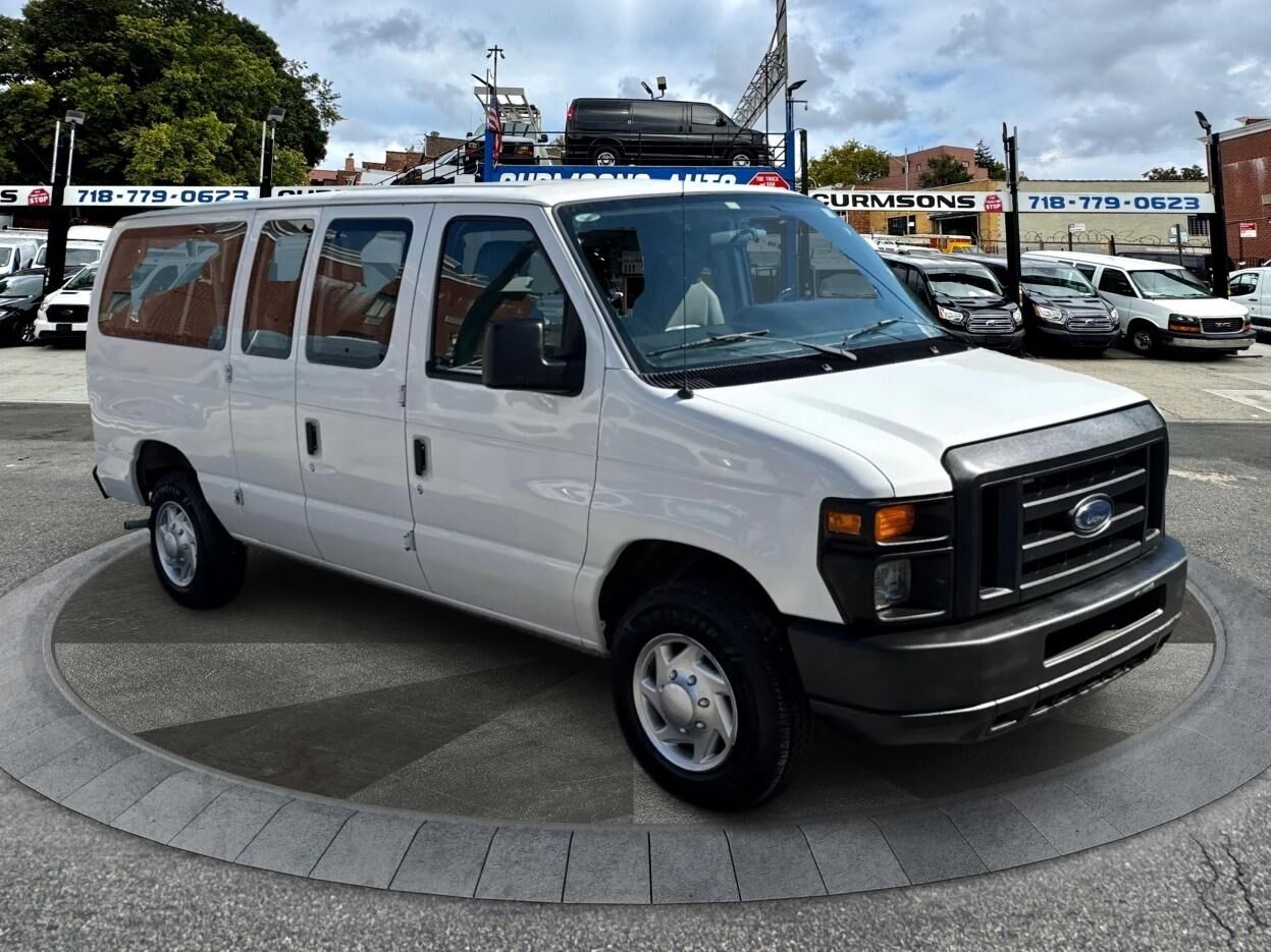 2011 FORD E-350