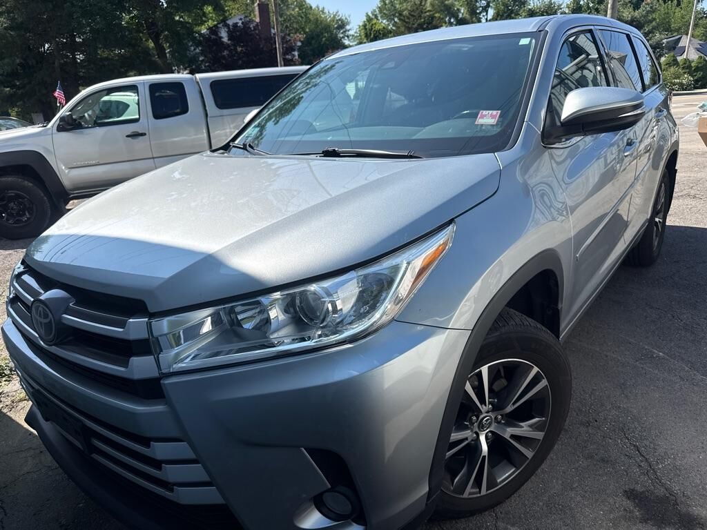 2017 TOYOTA Highlander