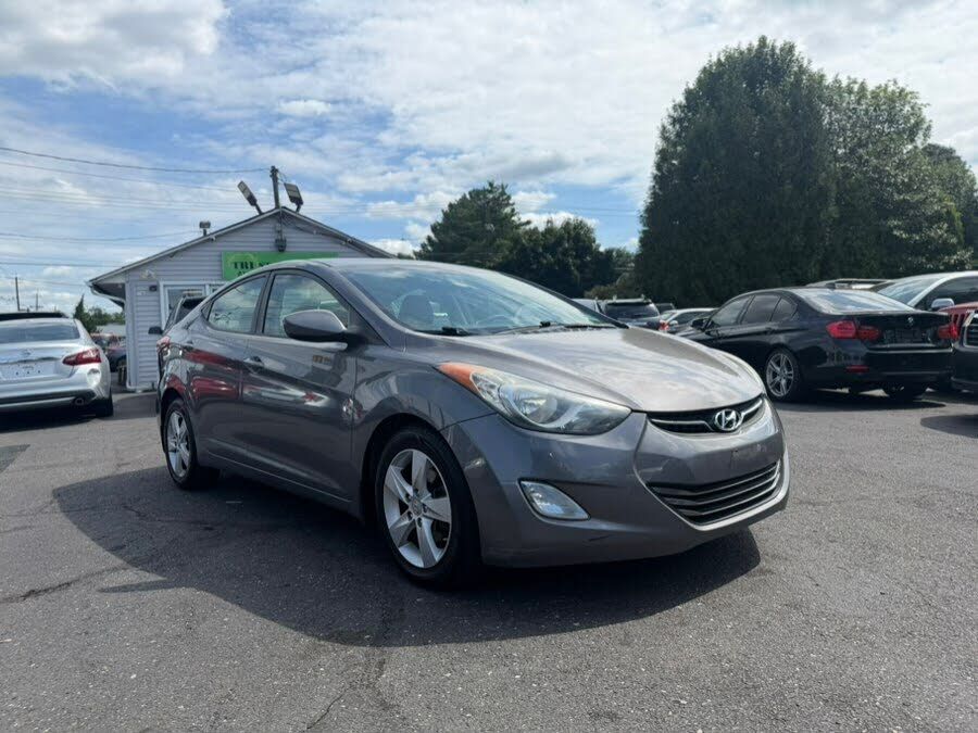 2013 HYUNDAI Elantra