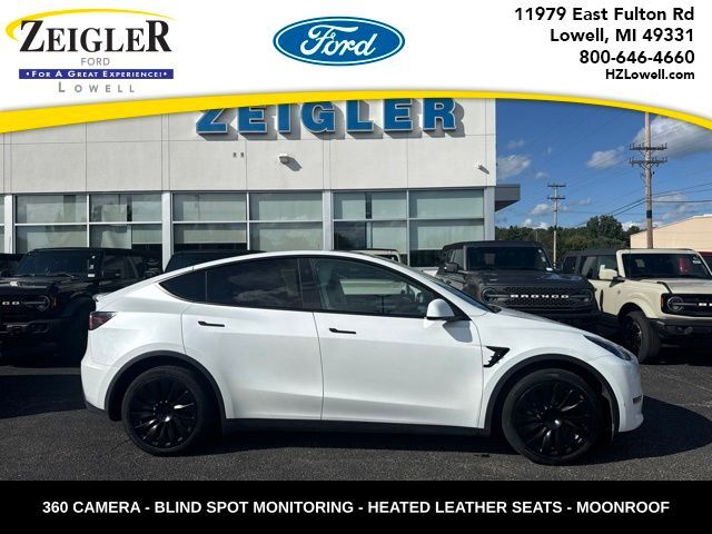 2024 TESLA Model Y