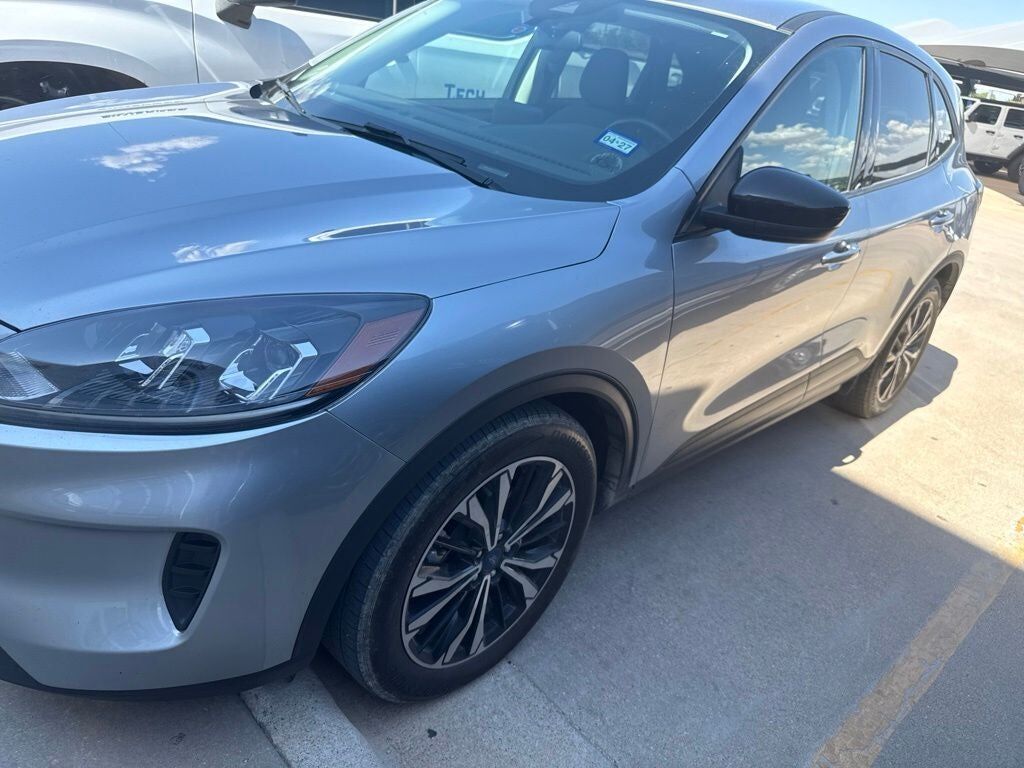 2021 FORD Escape