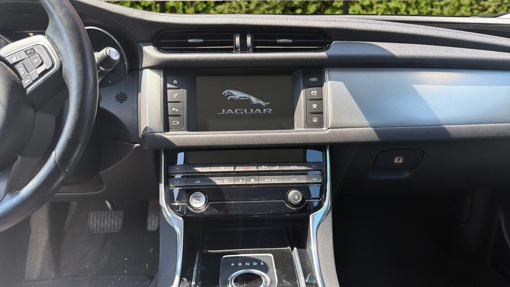 2016 JAGUAR XF