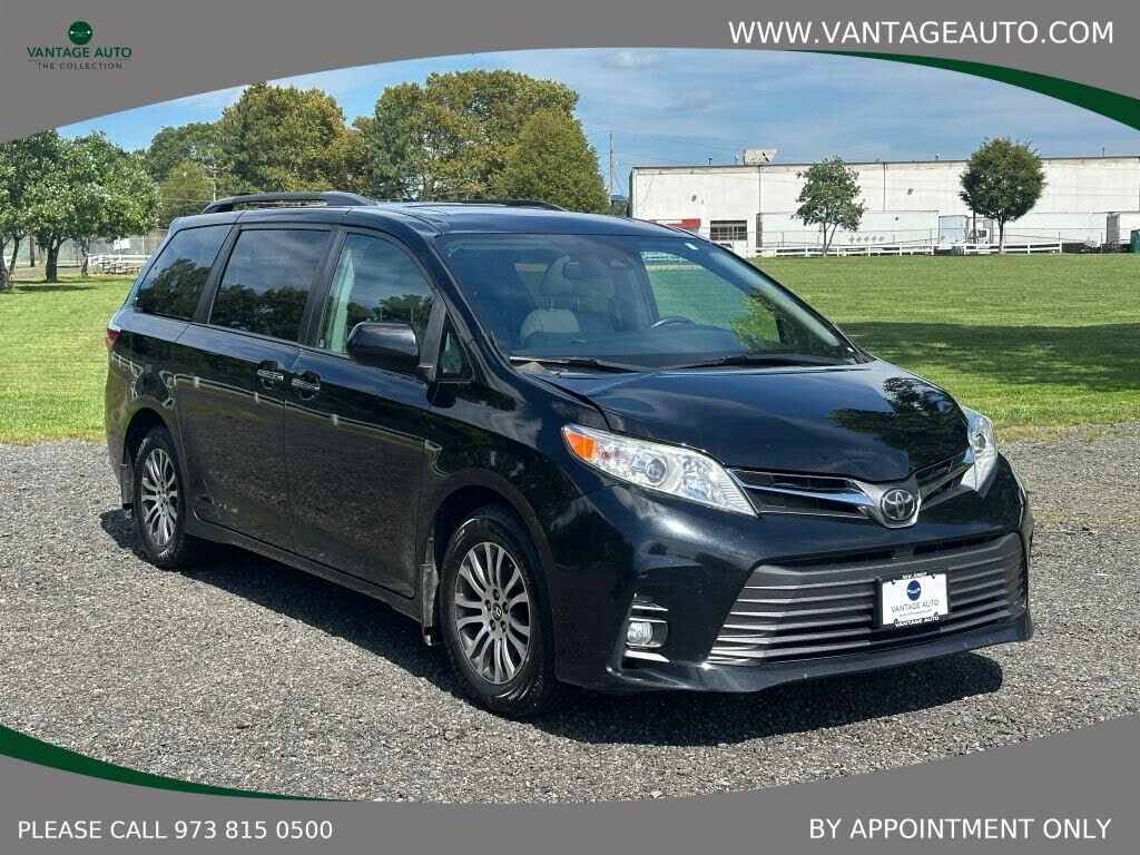 2019 TOYOTA Sienna