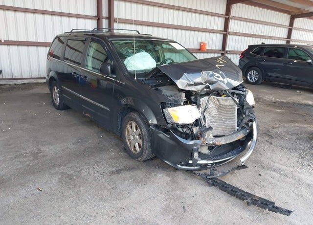 2011 CHRYSLER Town and Country