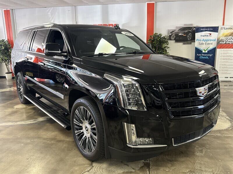 2019 CADILLAC Escalade ESV