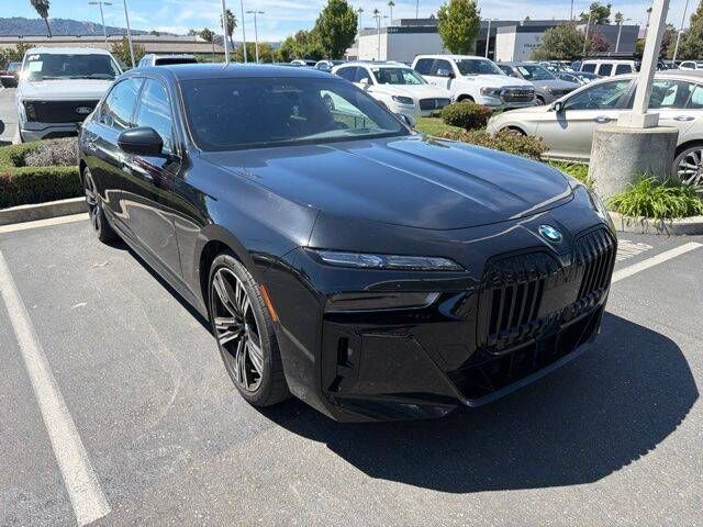 2023 BMW 760i