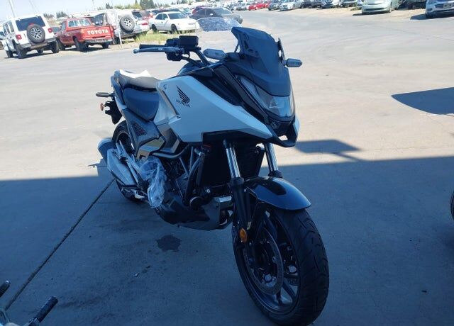 2026 HONDA NC750X