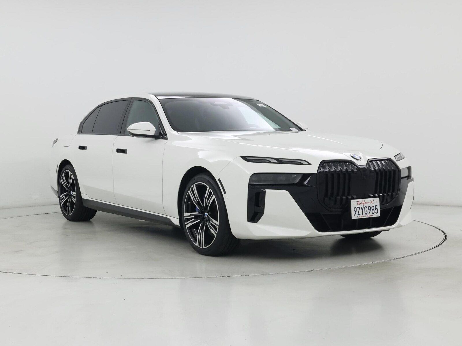 2023 BMW 740i
