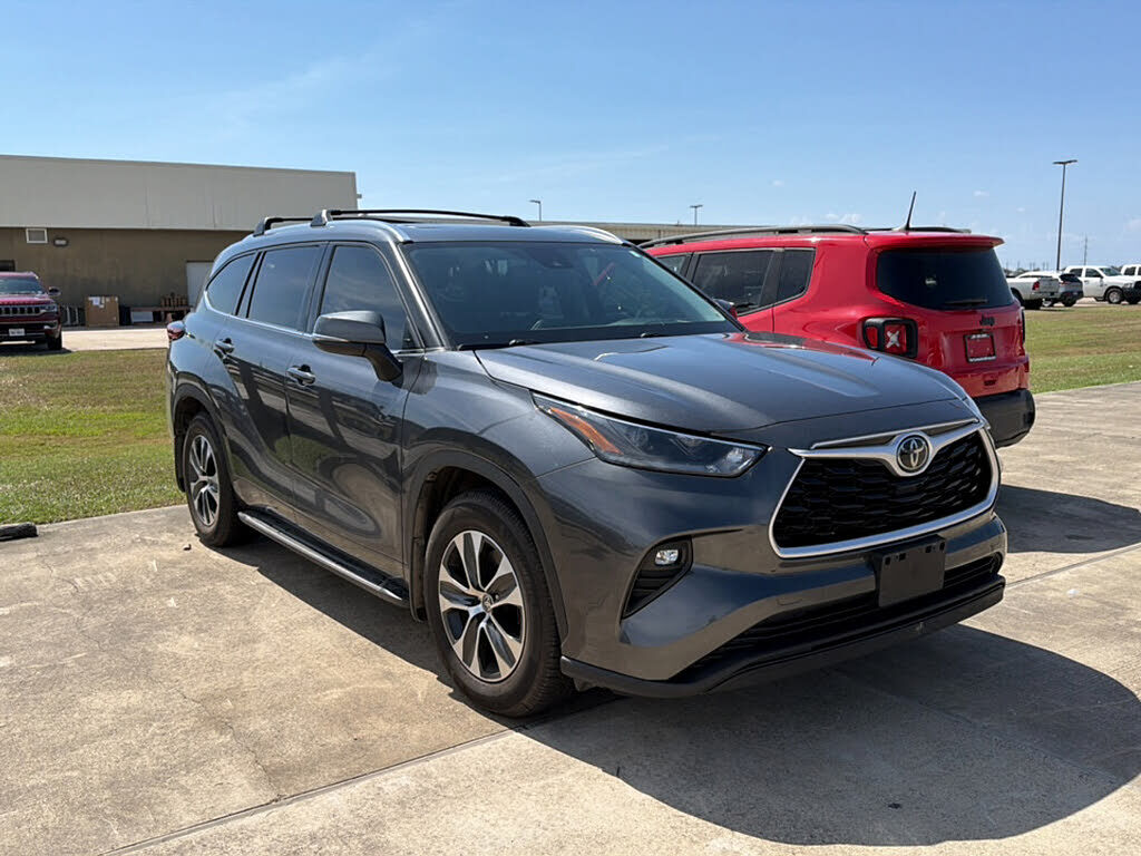 2021 TOYOTA Highlander