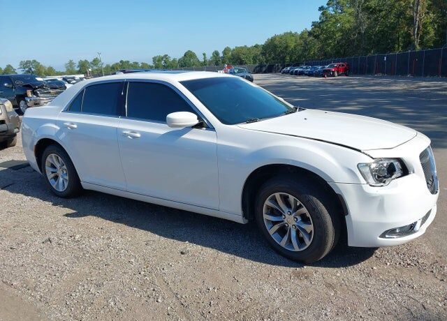 2016 CHRYSLER 300
