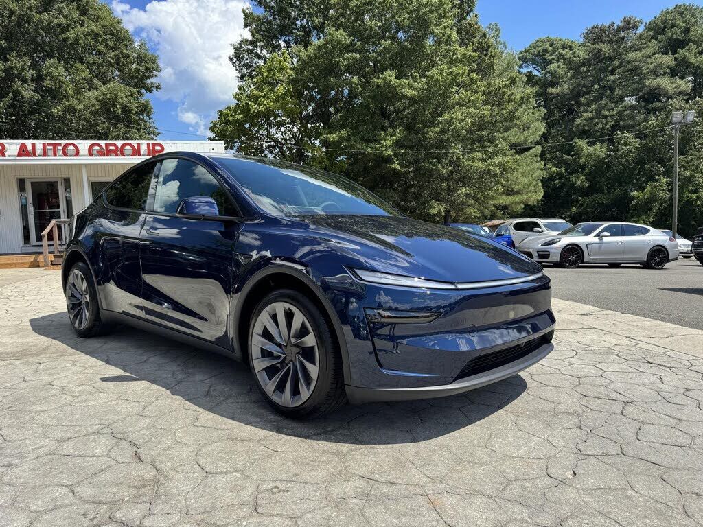 2026 TESLA Model Y
