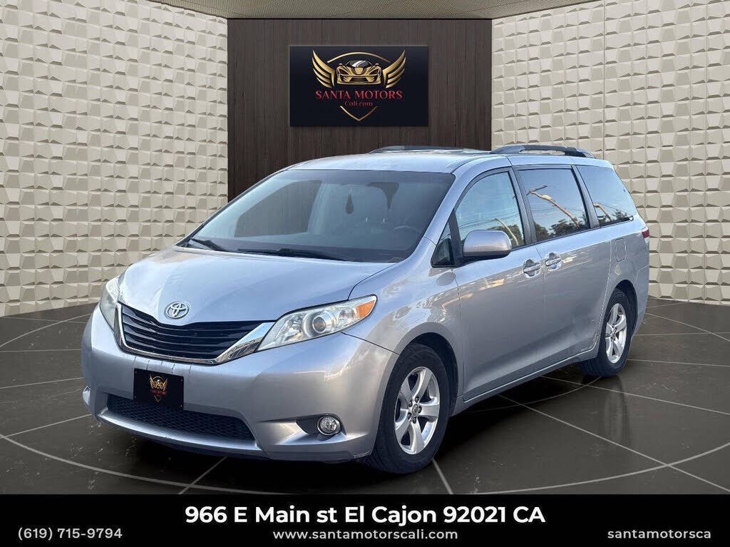 2011 TOYOTA Sienna