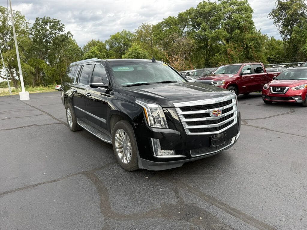 2017 CADILLAC Escalade ESV