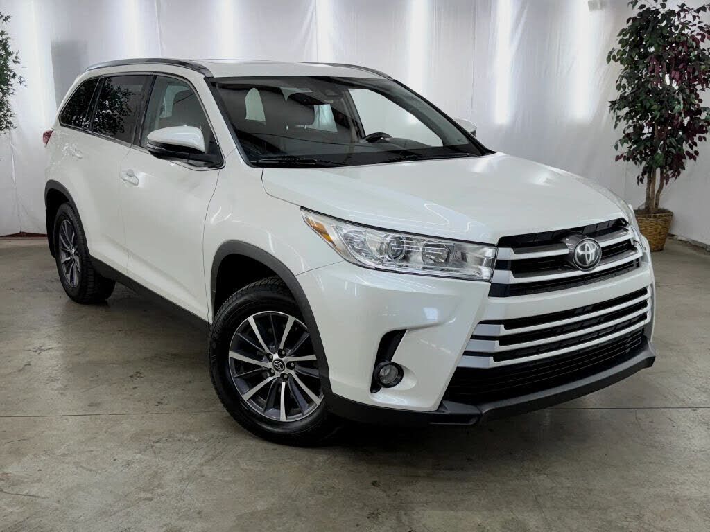 2019 TOYOTA Highlander