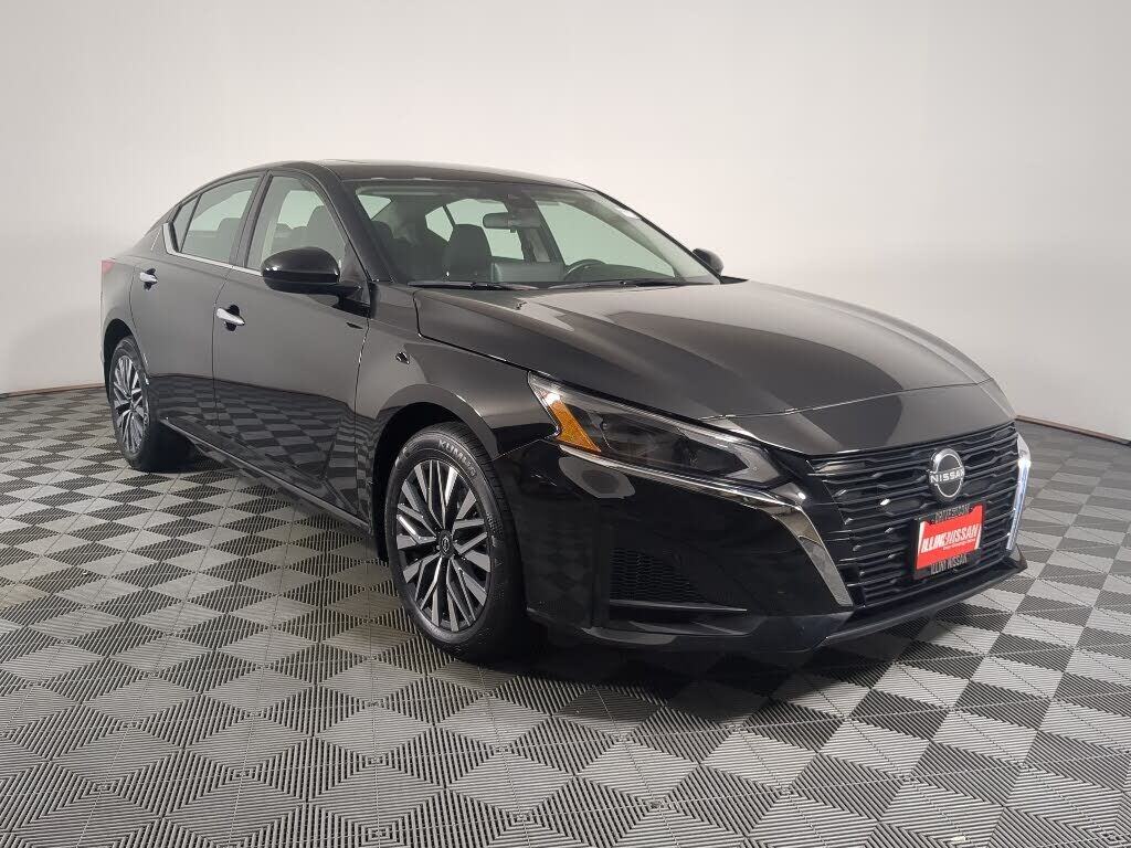 2024 NISSAN Altima