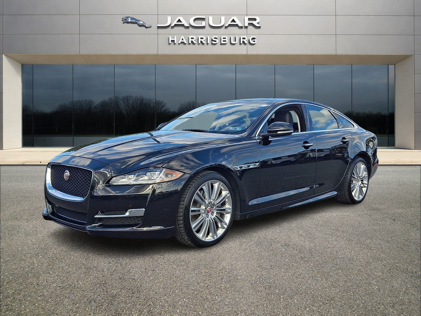 2017 JAGUAR XJ
