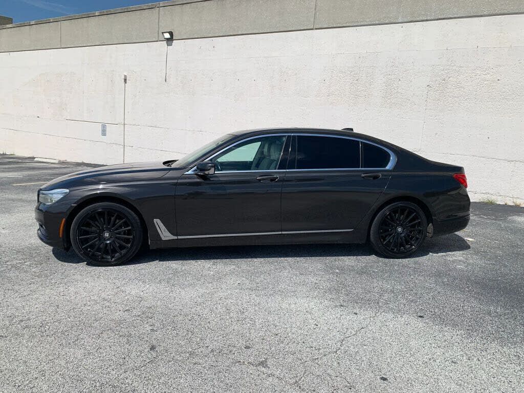 2016 BMW 740i