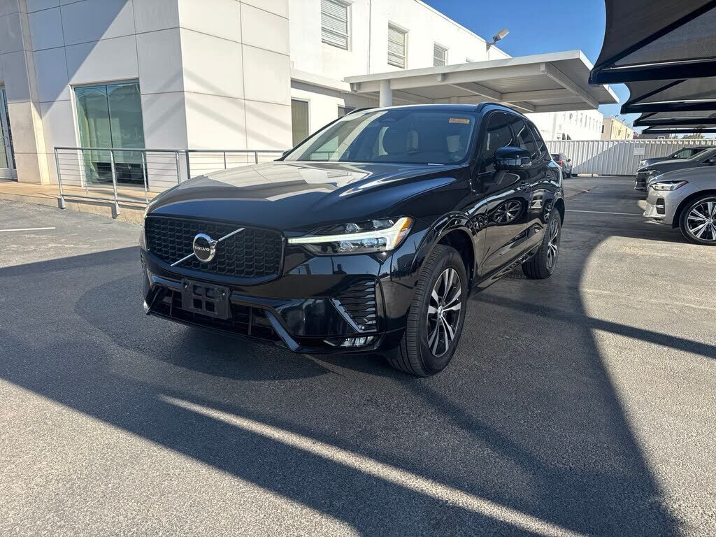 2025 VOLVO XC60