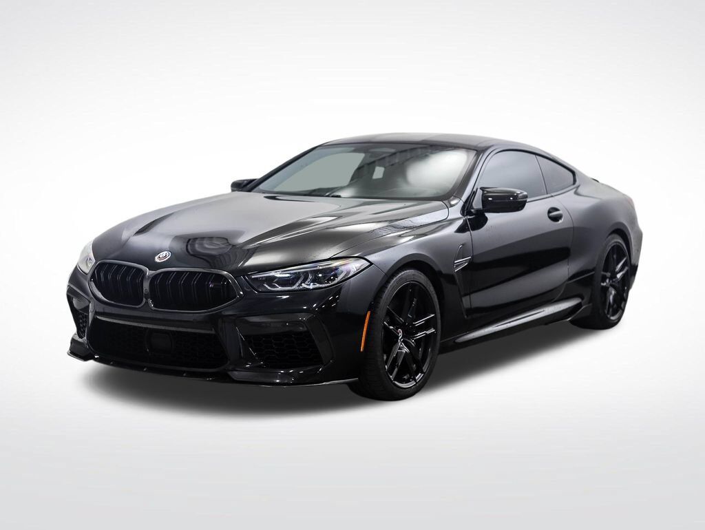 2023 BMW M8