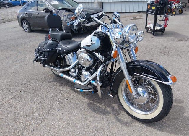 2011 HARLEY DAVIDSON Heritage Softail Classic
