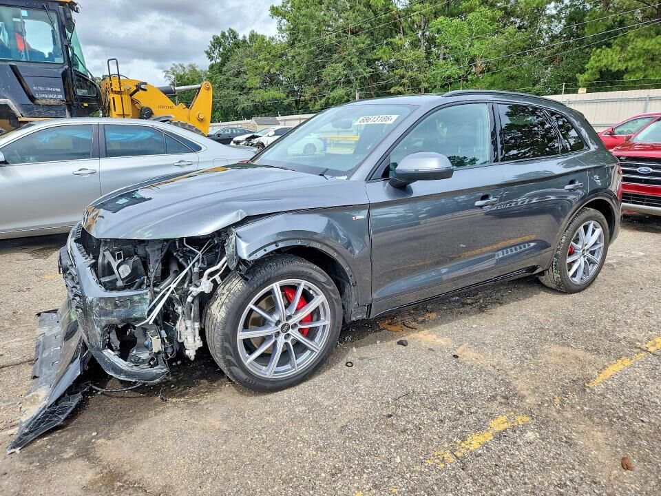 2024 AUDI Q5 e